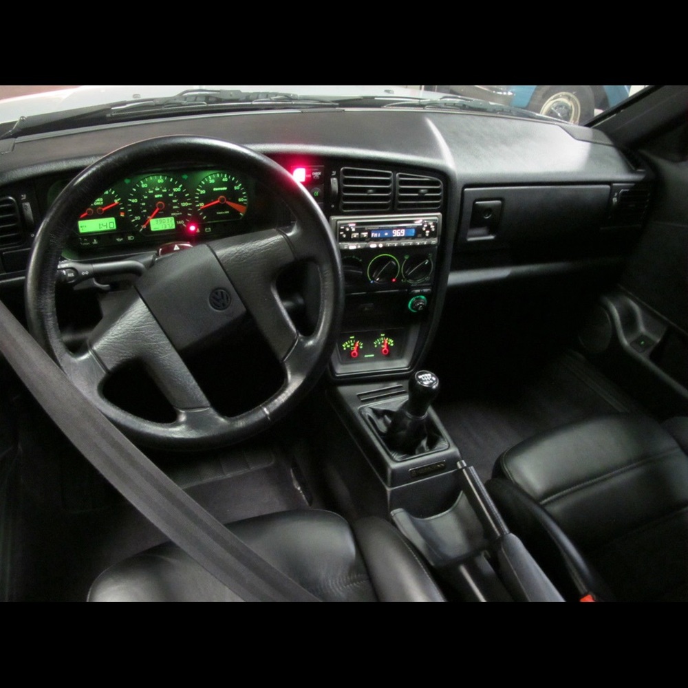 Meet your Posher, Dee